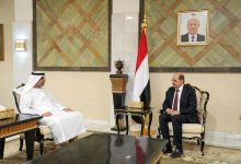 صورة وزير الخارجية يلتقي بالسفير الاماراتي ويناقش معه تنسيق المواقف