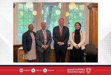 صورة المدير العام للشؤون القانونية وحقوق الإنسان في وزارة الخارجية يلتقي مع رئيس اللجنة المشتركة لحقوق الإنسان في البرلمان البريطاني