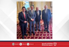 صورة سفير مملكة البحرين لدى الجمهورية الفرنسية يلتقي مع رئيس مجلس الشيوخ الفرنسي وعدد من أعضاء المجلس