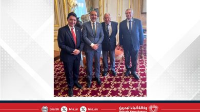 صورة سفير مملكة البحرين لدى الجمهورية الفرنسية يلتقي مع رئيس مجلس الشيوخ الفرنسي وعدد من أعضاء المجلس