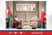 صورة وزير المالية والاقتصاد الوطني يؤكد على العلاقات التاريخية والروابط الأخوية التي تجمع بين مملكة البحرين وسلطنة عمان والتي عززها التعاون البنّاء والعمل المشترك في مختلف المجالات