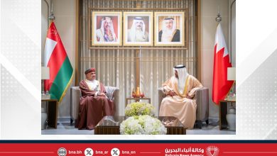 صورة وزير المالية والاقتصاد الوطني يؤكد على العلاقات التاريخية والروابط الأخوية التي تجمع بين مملكة البحرين وسلطنة عمان والتي عززها التعاون البنّاء والعمل المشترك في مختلف المجالات