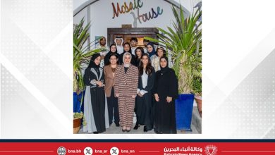 صورة وزيرة شؤون الشباب تلتقي فنانين تشكيليين شباب ضمن مبادرة “حديث” لمناقشة تطلعاتهم ومشاريعهم الفنية