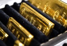 صورة الذهب يرتفع متجاوزا 3300 دولارا للأونصة