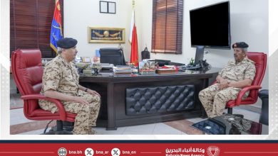 صورة القائد العام لقوة دفاع البحرين يقوم بزيارة تفقدية إلى إحدى وحدات قوة دفاع البحرين