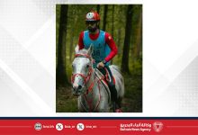 صورة ناصر بن حمد يُشيد بفوز الفريق الملكي للقدرة بالمركز الأول في سباق فلورينس للقدرة في فرنسا