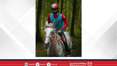 صورة ناصر بن حمد يُشيد بفوز الفريق الملكي للقدرة بالمركز الأول في سباق فلورينس للقدرة في فرنسا