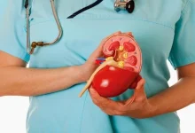 صورة يفعلها كثيرون.. جمال شعبان يحذر من عادة تدمر الكلي وتسبب الجلطات