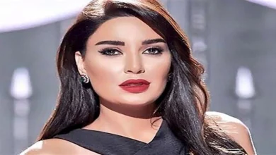 صورة سيرين عبدالنور بعزاء زوج كارول سماحة: الله يقويها هتقوم بدور الأم والأب