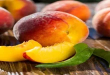 صورة هذا ما يحدث لجسمك عند تناول الخوخ.. مفاجأة