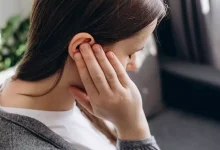 صورة حكة الأذن.. إليك الأسباب وطرق العلاج