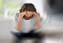 صورة “ليه بندوخ لما بندور حوالين نفسنا؟” تفسير علمي يكشف لغز هذا الإحساس