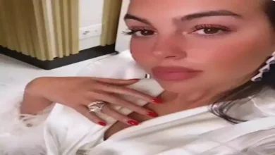 صورة أثارت الجدل بإطلالتها الجريئة.. 10 صور لـ جورجينا في ميت جالا (فيديو)