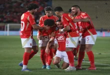 صورة تعليق مثير للجدل من عمرو أديب على مستوى الأهلي قبل كأس العالم