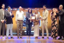 صورة تكريم غادة جبارة ومنال سلامة خلال حفل افتتاح مهرجان المسرح العالمي بالإسكندرية