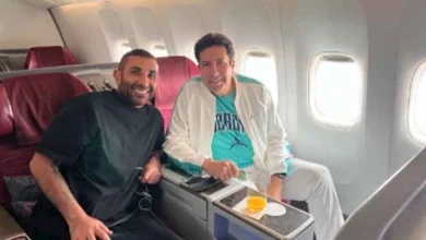 صورة هاني رمزي ينشر صورة مع أحمد سعد من الطائرة: “ادعولنا ربنا يوفقنا”