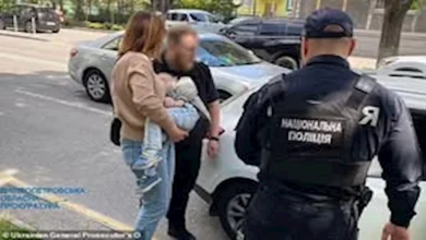 صورة “حياتها اتقلبت في ثانية”.. أم تبيع طفلها لسبب صادم وهذا ما حدث (فيديو وصور)