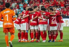 صورة “كان يماطل ويخبرنا أن والده وكيله”.. خالد بيبو يكشف كواليس رحيل نجم الأهلي