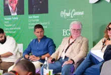 صورة حسين فهمي في ندوة مصر بمهرجان “كان السينمائي”: بدأنا ننهض مرة أخرى