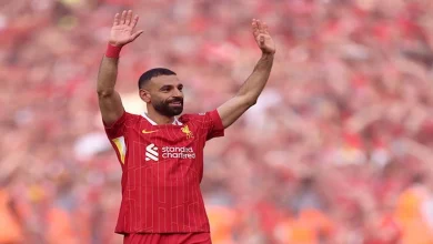 صورة رقم تاريخي ينتظر محمد صلاح خلال مباراة ليفربول وبرايتون