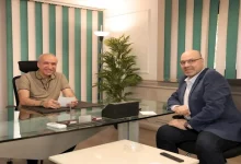 صورة بالصور.. الرئيس التنفيذي لمجموعة روتانا للموسيقى يزور مكتبها بالقاهرة