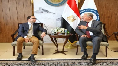 صورة اجتماع بين وزير البترول و“شارد كابيتال” لمتابعة تطورات العمل بمجمع البحر المتوسط للبتروكيماويات في العلمين