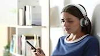 صورة انتبه لما تسمعه.. خبيرة طاقة تحذّر من التأثير المدمّر لأغاني النكد