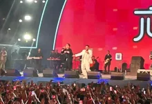 صورة بالصور- تامر حسني يفاجئ جمهور حفله بـ نيللي كريم وكزبرة والبحراوي