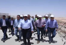 صورة كامل الوزير يفتتح مصنع “جولدن افينيو” لإنتاج الملابس الجاهزة بالمنيا