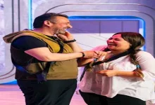 صورة ويزو تنشر صورًا من مشاهدها مع كريم عبدالعزيز من مسرحية “الباشا”