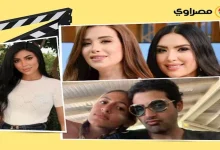 صورة كنزي دياب مع صديقها وكارولين عزمي كاجوال.. 10 لقطات لنجوم الفن خلال 24