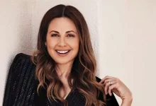 صورة بـ “جيب قصير”.. ريا أبي راشد تخطف الأنظار في أحدث ظهور لها