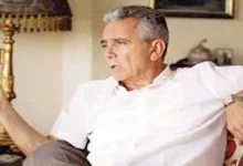 صورة في ذكرى رحيله.. هل رفض صالح سليم الجلوس خلف مبارك؟