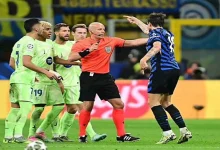 صورة بصق وتراجع في الطرد.. كواليس مشادة لاعبي إنتر ميلان وبرشلونة في دوري الأبطال