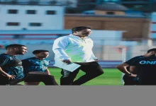 صورة “يبحث الحل”.. الأزمات تطارد أيمن الرمادي قبل مواجهة بيراميدز