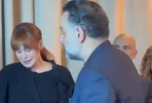 صورة بالصور- انهيار كارول سماحة في عزاء زوجها بـ لبنان
