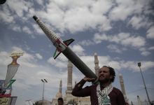 صورة الحوثيون يهددون &quot;إسرائيل&quot; برد مزلزل لن يتحمله الأمريكيون