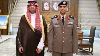 صورة سعود بن جلوي يُقلّد مدير الإدارة العامة للدفاع المدني بجدة رتبته الجديدة  أخبار السعودية