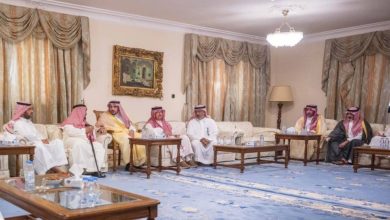 صورة أمير القصيم يعزّي في وفاة حجاج الثنيان  أخبار السعودية