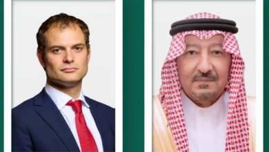 صورة الخريجي يتلقى اتصالًا هاتفيًا من وزير الدولة البريطاني لشؤون الشرق الأوسط وشمال أفريقيا  أخبار السعودية