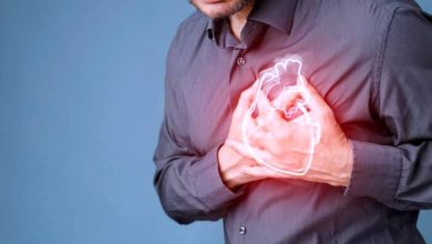 صورة حرقة المعدة أم نوبة قلبية.. تشابه الأعراض قد يهدد الحياة  أخبار السعودية