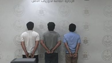 صورة القبض على (3) مقيمين لارتكابهم عمليات نصب بحملات حج وهمية ومضللة  أخبار السعودية