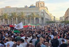 صورة ليبيا على مفترق طرق.. مظاهرات حاشدة ومطالبات بحكومة مؤقتة خلال 48 ساعة  أخبار السعودية
