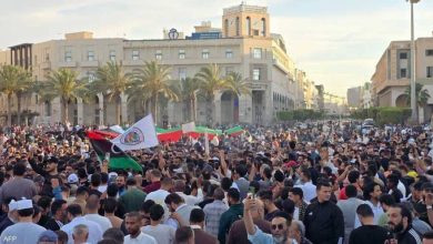 صورة ليبيا على مفترق طرق.. مظاهرات حاشدة ومطالبات بحكومة مؤقتة خلال 48 ساعة  أخبار السعودية