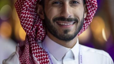 صورة «رد فعل صنعَ أيقونة».. كيف ألهمت لحظة ولي العهد الملاعب والقلوب في عام التأثير؟  أخبار السعودية