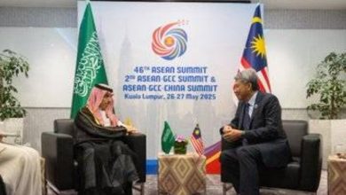 صورة وزير الخارجية يستعرض العلاقات الثنائية مع نظيره الماليزي في كوالالمبور  أخبار السعودية