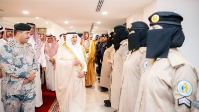 صورة تفقّد منفذ حالة عمار.. أمير تبوك: نعتز بـ 350 متطوعاً يخدمون الحجاج  أخبار السعودية