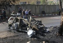 صورة مصابان باستهداف مسيّرة إسرائيلية لمركبة قضاء صيدا جنوبي لبنان