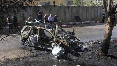صورة مصابان باستهداف مسيّرة إسرائيلية لمركبة قضاء صيدا جنوبي لبنان