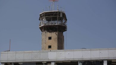 صورة مسؤول يمني: خروج مطار صنعاء الدولي عن الخدمة بالكامل